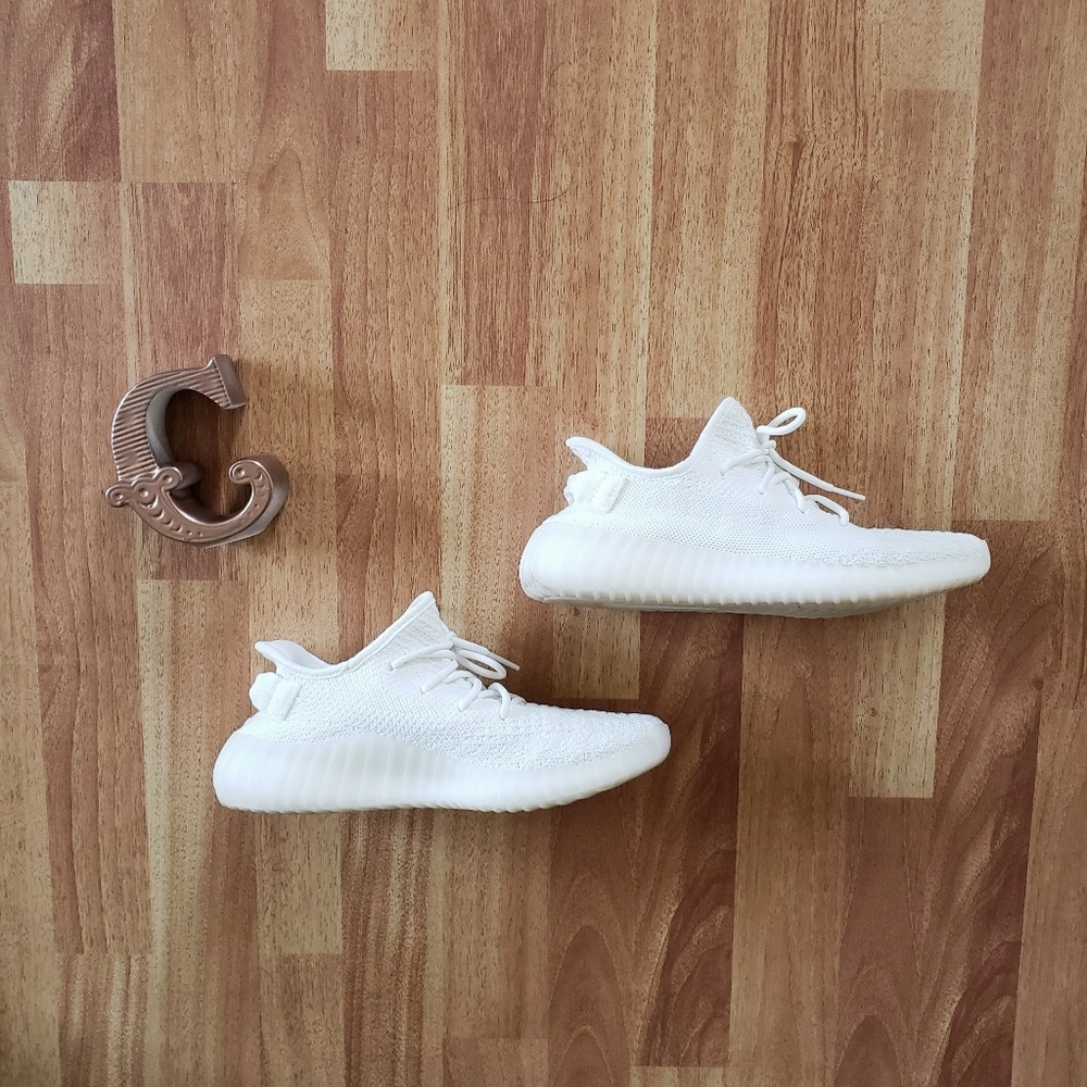 White sneakers! Yeezy dupe!